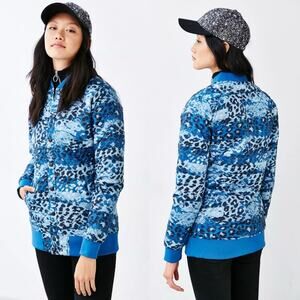 The North Face X Urban Outfitters Anna Bomber Snap Front Jacket In Animal Blue S
